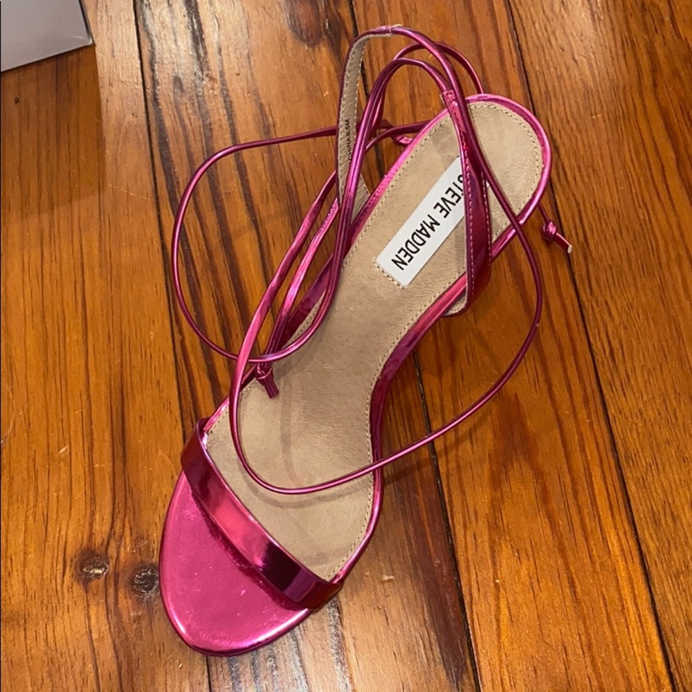 Steve Madden Mysty Fuschia Metallic Heels